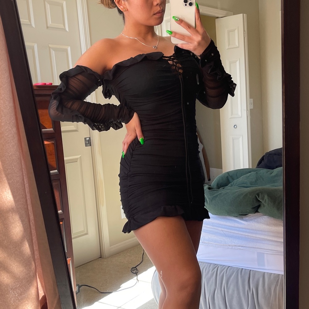 Boutique Ruched Dress Sz M - Picture 1 of 3